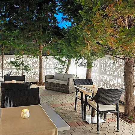Hotel Galaxias 3*